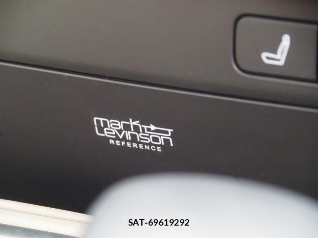 Lexus LS 2023-03 4964461-17