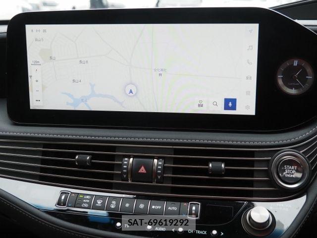 Lexus LS 2023-03 4964461-18