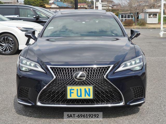 Lexus LS 2023-03 4964461-1