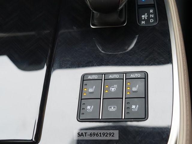 Lexus LS 2023-03 4964461-28