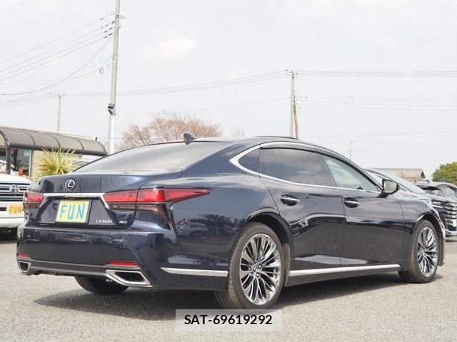Lexus LS 2023-03 4964461-4