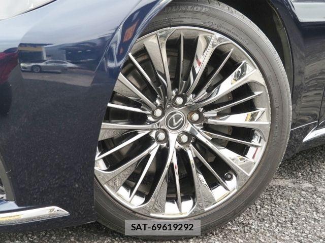 Lexus LS 2023-03 4964461-7