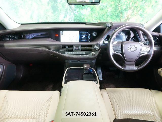 Lexus LS 2019-01 6499487-5