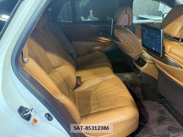 Lexus LS 2018-02 6499480-7