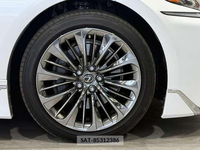Lexus LS 2018-02 6499480-12