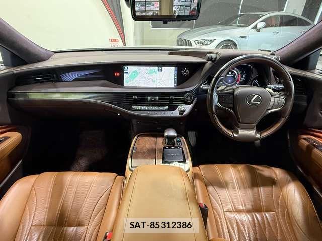 Lexus LS 2018-02 6499480-3