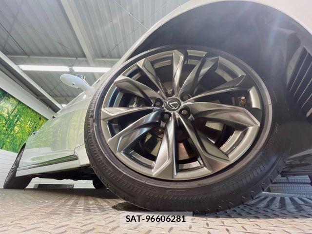 Lexus LS 2019-03 6499481-12