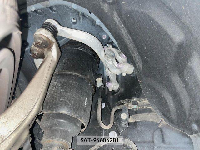 Lexus LS 2019-03 6499481-19