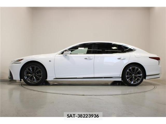 Lexus LS 2018-10 7220984-9