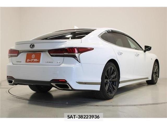 Lexus LS 2018-10 7220984-12