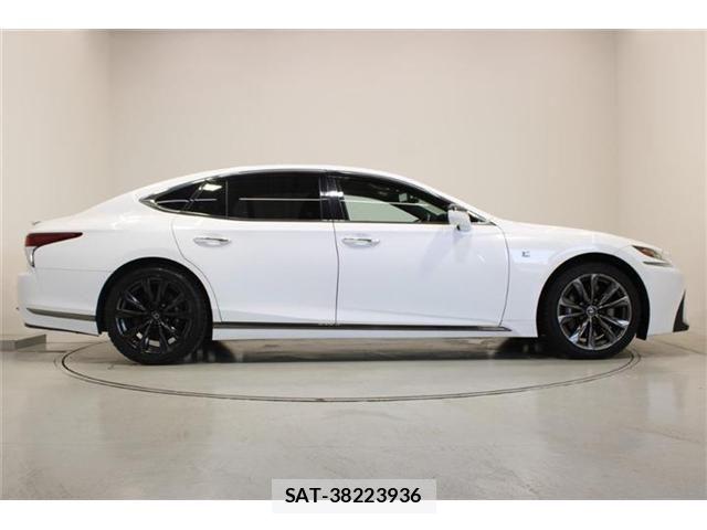 Lexus LS 2018-10 7220984-13