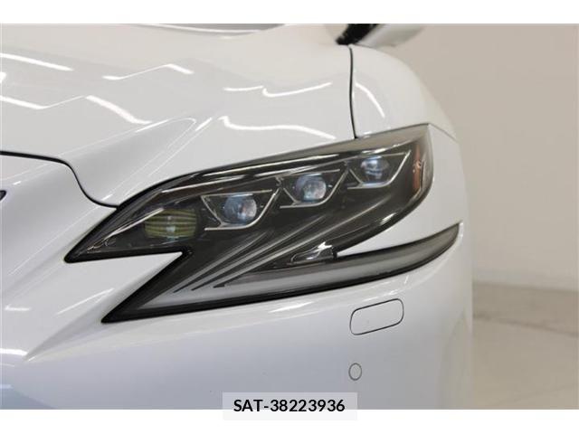 Lexus LS 2018-10 7220984-15