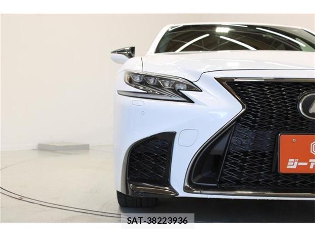 Lexus LS 2018-10 7220984-16