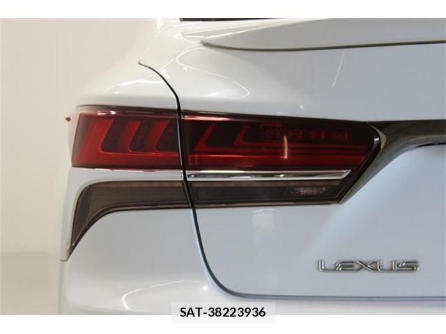 Lexus LS 2018-10 7220984-19