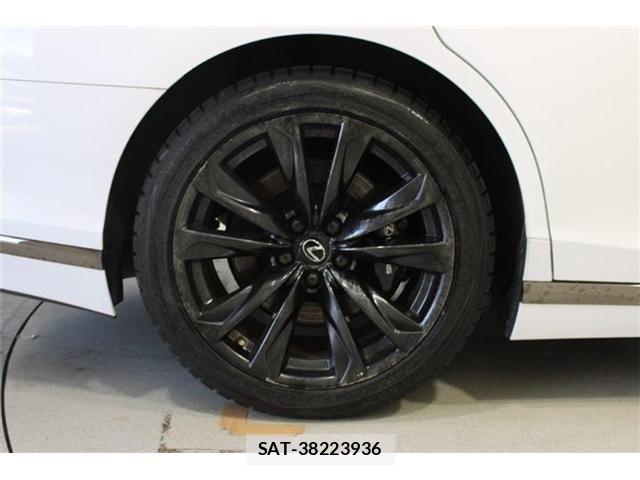 Lexus LS 2018-10 7220984-23