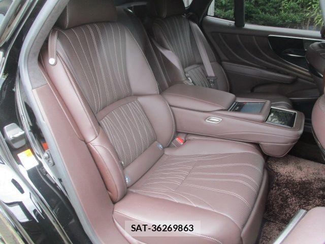 Lexus LS 2018-01 7358502-9