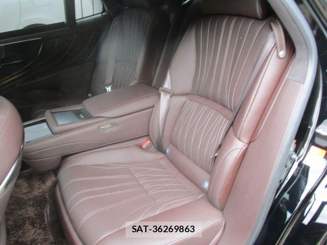 Lexus LS 2018-01 7358502-13