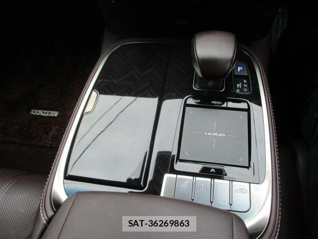 Lexus LS 2018-01 7358502-21