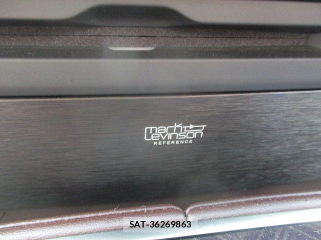 Lexus LS 2018-01 7358502-22