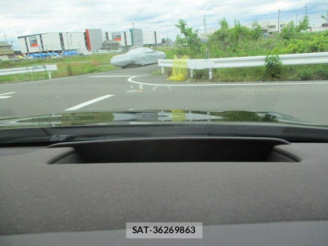 Lexus LS 2018-01 7358502-28