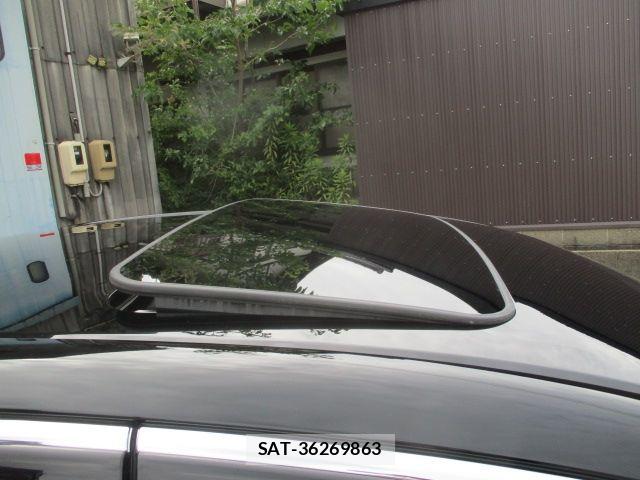 Lexus LS 2018-01 7358502-3