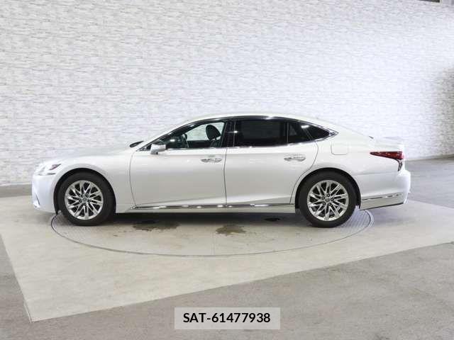 Lexus LS 2018-04 7725085-11
