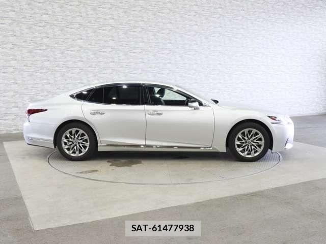 Lexus LS 2018-04 7725085-12