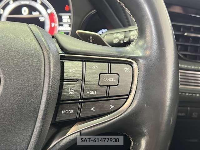 Lexus LS 2018-04 7725085-6