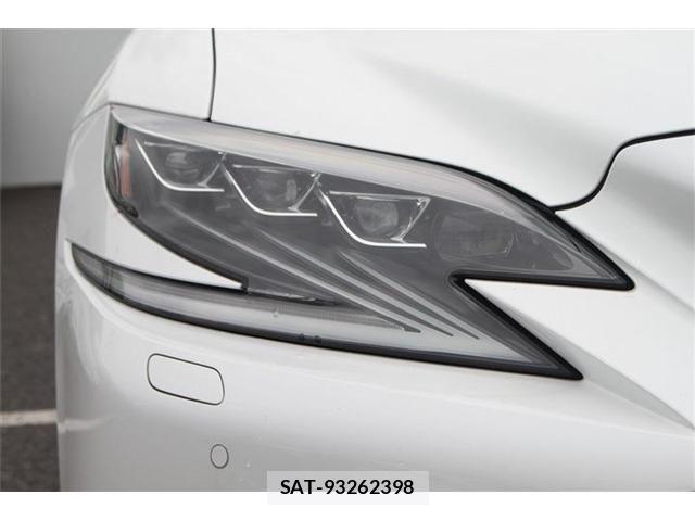 Lexus LS 2019-10 7786510-21