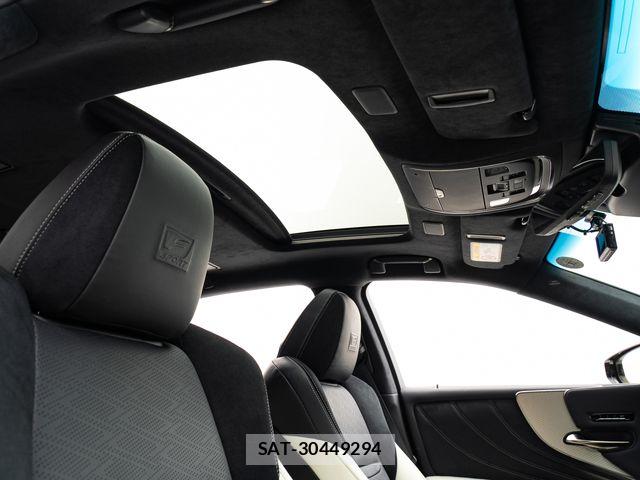 Lexus LS 2023-10 7877357-1