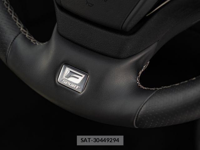 Lexus LS 2023-10 7877357-19