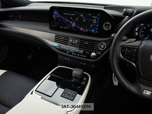 Lexus LS 2023-10 7877357-20