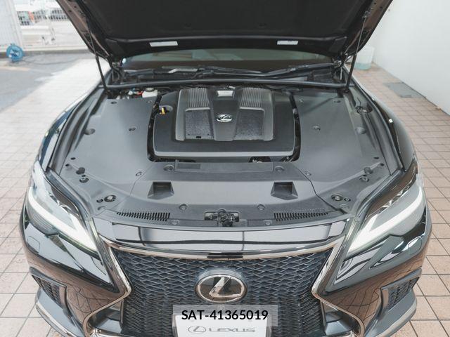 Lexus LS 2023-02 8100142-12