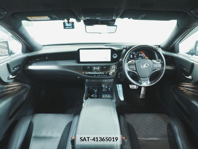 Lexus LS 2023-02 8100142-1