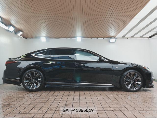 Lexus LS 2023-02 8100142-6
