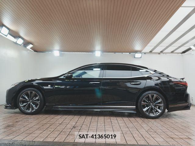 Lexus LS 2023-02 8100142-7