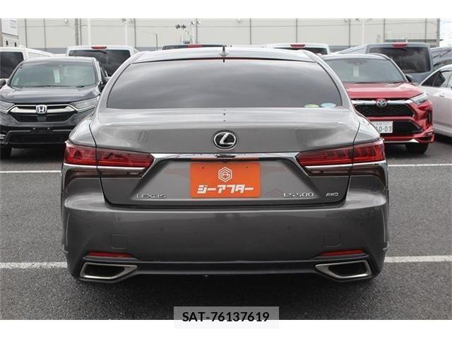 Lexus LS 2018-08 8354848-12