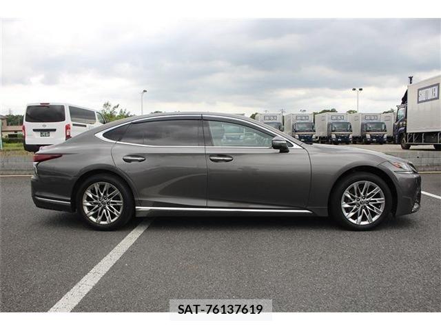 Lexus LS 2018-08 8354848-14