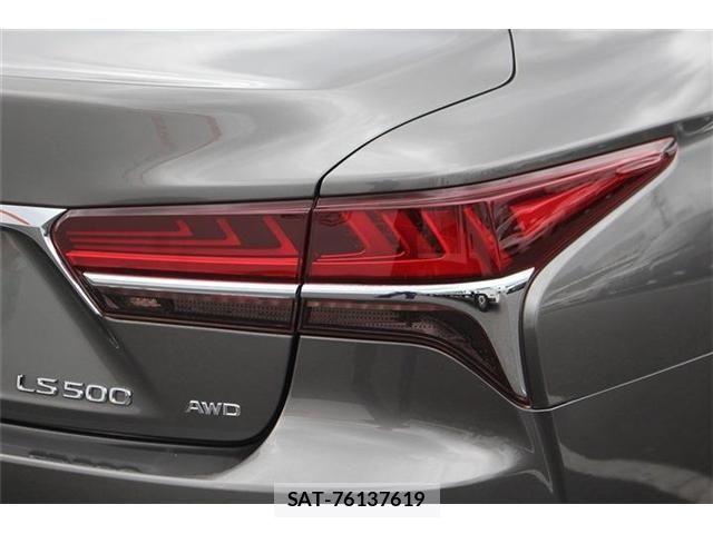 Lexus LS 2018-08 8354848-26