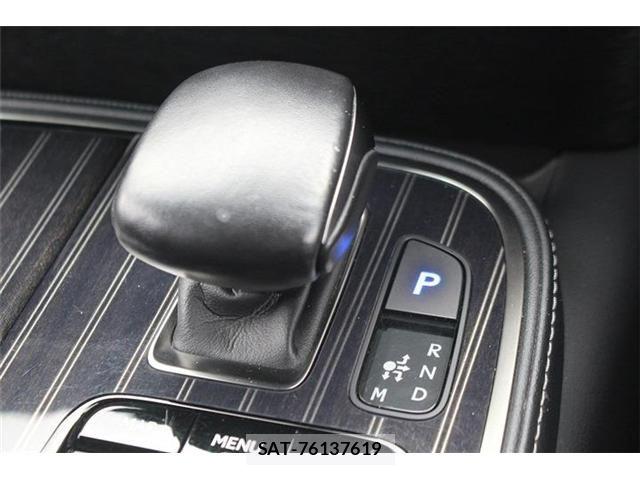Lexus LS 2018-08 8354848-3