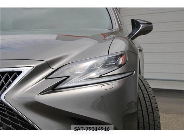 Lexus LS 2019-10 8366739-16