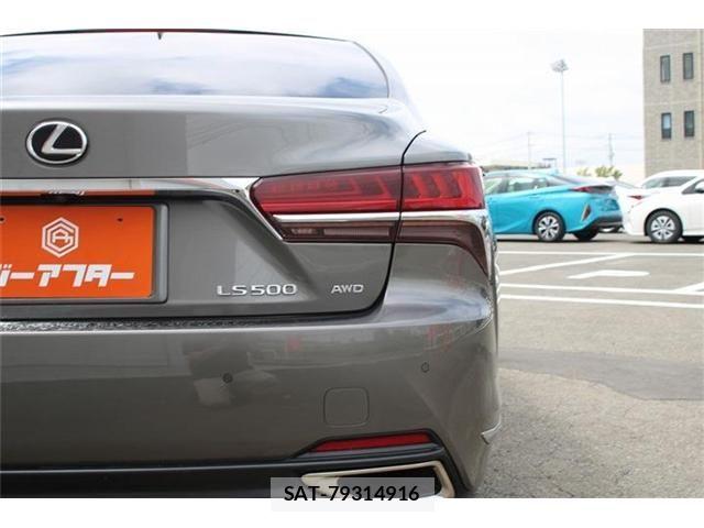 Lexus LS 2019-10 8366739-19