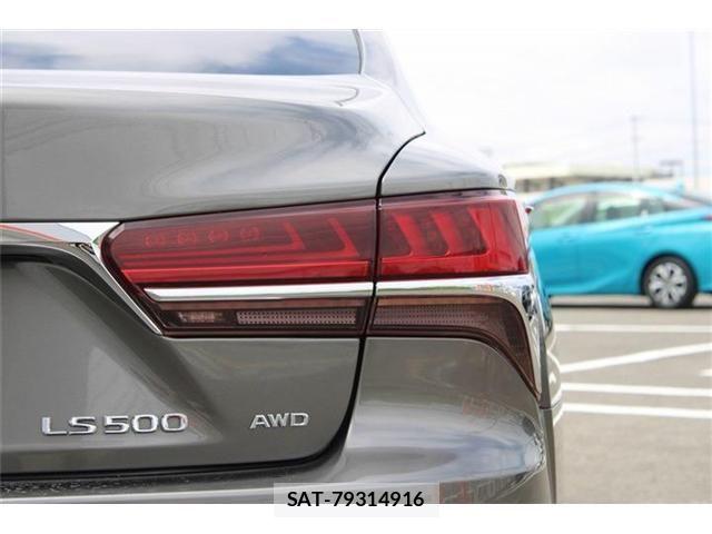 Lexus LS 2019-10 8366739-20