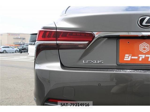 Lexus LS 2019-10 8366739-21