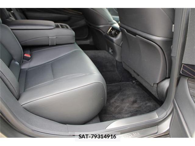Lexus LS 2019-10 8366739-29