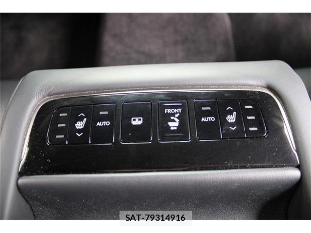 Lexus LS 2019-10 8366739-5