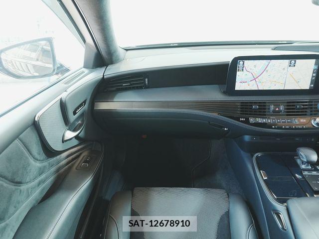 Lexus LS 2022-07 8366740-11