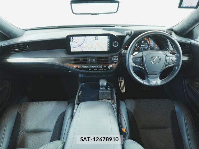 Lexus LS 2022-07 8366740-1