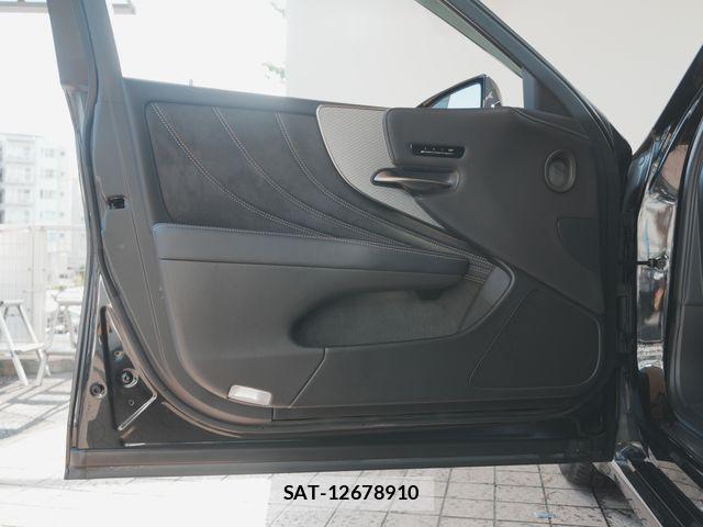 Lexus LS 2022-07 8366740-26