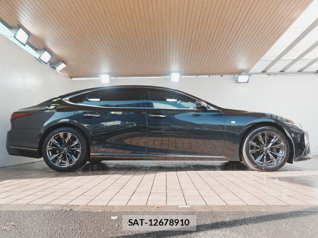 Lexus LS 2022-07 8366740-7